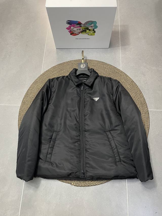 秋冬新款双面穿羽绒服 原版1:1订制五金配件全进口原版定制 欢迎专柜对比 绝对的高品质 采用顶级95鸭绒 超柔软 充羽量蓬松饱满 超级重工 面料做工杠杠的版型完