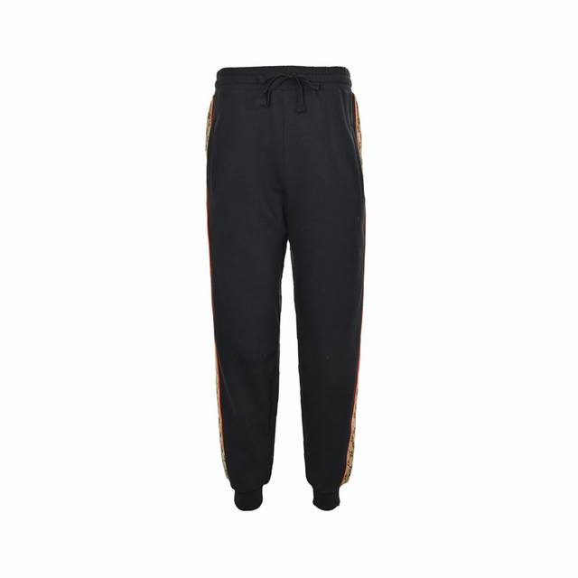 Gucci 古驰 24Fw 老花拼接束脚长裤 面料26S双纱+10S底纱，克重 G。纯棉鱼鳞底面料是一种针织棉面料，其底面呈现出类似于鱼鳞的纹理。面料的优点是舒