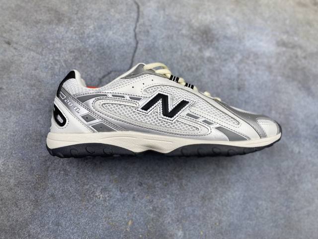 New Balance 204系列复古透气休闲运动慢跑鞋 U204Lkti 尺码：36 37 37.5 38 38.5 39 40 40.5 41 42 42.