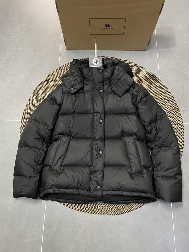 黑色 Lululemon五格收腰羽绒服 新品 Lw4Btos女款#Lululemon羽绒服 设计理念： 这款温暖的羽绒外套伴你度过寒冬；下摆可调节，按 需造型，
