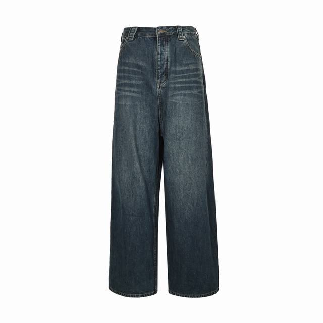 Balenciaga 巴黎世家 25Ss 口袋刺绣水洗磨破直筒宽松牛仔裤 原版定制牛仔布，采用进口机刺绣工艺，优先定制1:1 原版牛仔料 从而进行炒雪球 炒盐