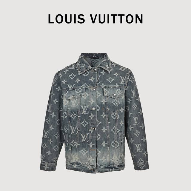 Louis Vuitton 路易威登Lv 重工水洗满印刺绣提花牛仔外套 这个面料非常考究，采用重工四次高难度洗水，手感不输柜上，面料品质让你一目了然，细节堪称完