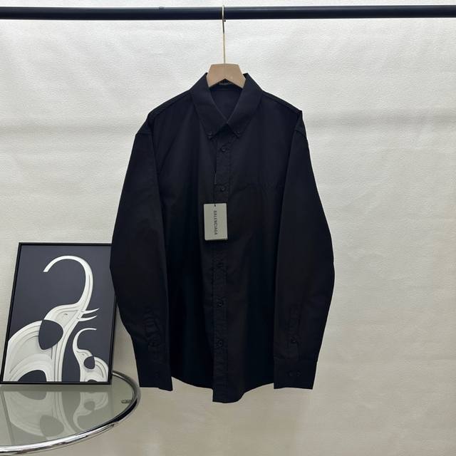 顶级版本 区别通货 款式：巴黎世家Bal自由女神长款衬衫Polo 颜色：图片色 尺码：Xs-L 面料：丝光棉 辅料：全套定制辅料 无性别区分 男女同款