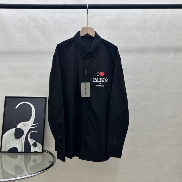 顶级版本 区别通货 款式：巴黎世家Bal爱心长款衬衫Polo 颜色：图片色 尺码：Xs-L 面料：丝光棉 辅料：全套定制辅料 无性别区分 男女同款