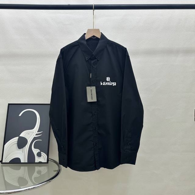 顶级版本 区别通货 款式：巴黎世家Bal胶布无线信号长款衬衫Polo 颜色：图片色 尺码：Xs-L 面料：丝光棉 辅料：全套定制辅料 无性别区分 男女同款
