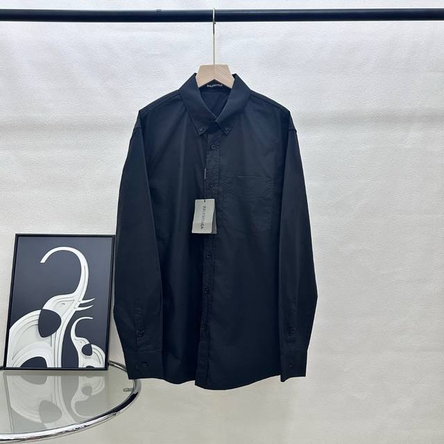 顶级版本 区别通货 款式：巴黎世家Bal背后Logo刺绣长款衬衫Polo 颜色：图片色 尺码：Xs-L 面料：丝光棉 辅料：全套定制辅料 无性别区分 男女同款