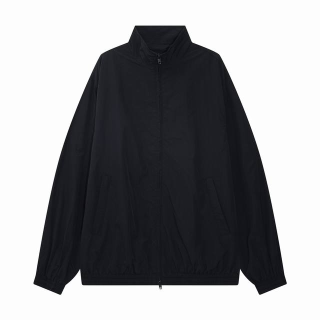 Balenciag* Blcg巴黎 24Fw新款胶带印花连帽 定制定染纯棉混纺材质，质感很柔软，内里同样加一层混纺材质的里布，舒适透气。胶浆油墨印花工艺，叠加印