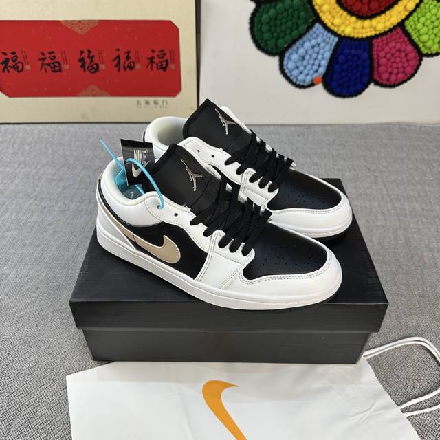 高版本 Aj Jordan Air Jordan 1 Low 耐磨防滑 橡胶底 低帮 复古板鞋 36-44 白黑金
