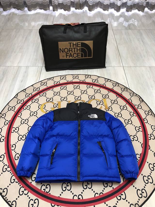Thenorthface北面1996Nuptse 1996童款 亲子羽绒服 The North Face 的字面含义为山的最寒冷、最艰难一面。它也是The No
