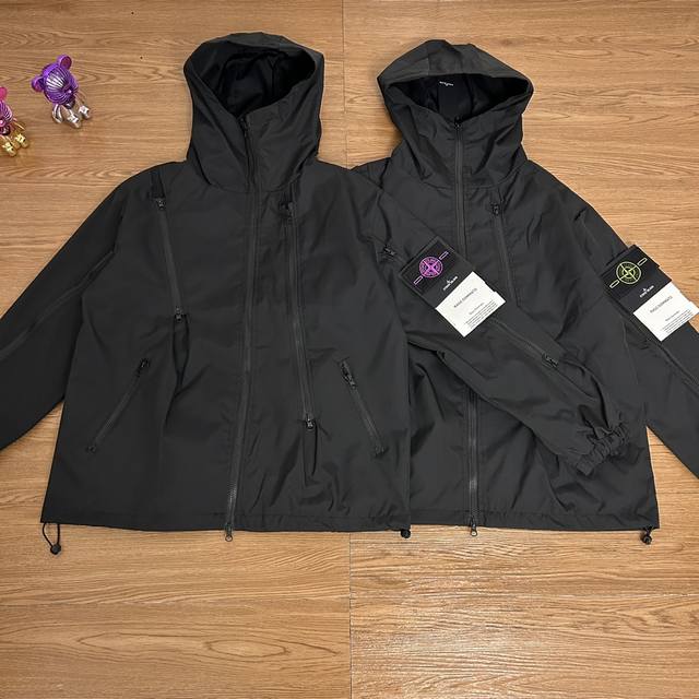 供 控 实拍图 Stone Island 石头岛7拉链机能户外拉链外套 严选品质 放心入手 面料采用高品质防风防水优质冲锋衣面料 做工精湛 栩栩如生 多拉链设计