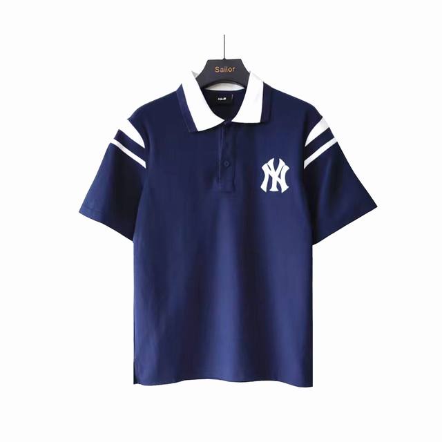 实拍细节图+尺码表 Mlb 经典刺绣小标Polo衫短袖 撞衫校草后我心跳漏拍了 ◆ 图书馆第三排靠窗的位置，我第17次偷瞄那个穿藏蓝Polo的男生。他翻书时小臂