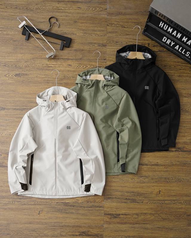 Kolon Sport可隆防水夹克男士户外上衣3L防风外套撞色冲锋衣 秋季新品小树家冲锋衣 软壳界的颜值担当！！ 不只是磚业户外，同样适合日常穿搭户外功能性出色