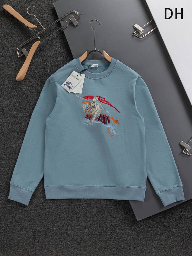 Burberry Bbr 巴宝莉 战马 Bbr 微宽版型S-Xl Bbr 25Ss新款独家限定 胸前经典多彩色拼接战马刺绣Logo 精美工艺 440克洗水面料T