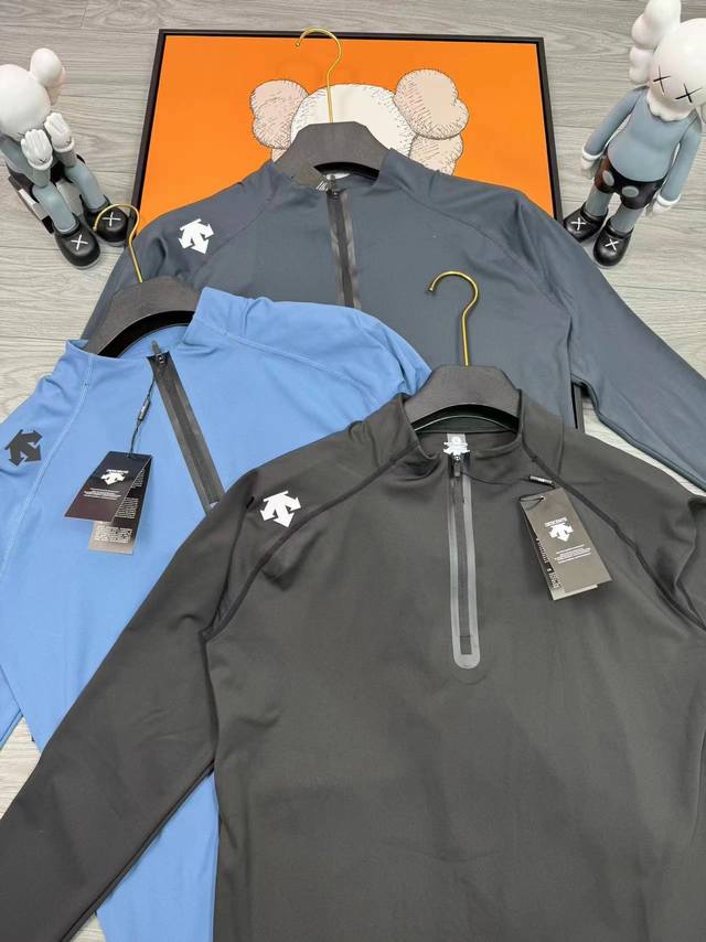 Descente迪桑特 健身训练半高领拉链长袖T恤 综训服 速干卫衣 骑行服 专柜好货！！轻量化速干衣，四面高弹力 高韧性 ，体感轻盈无束缚感。 3D裁剪融入人
