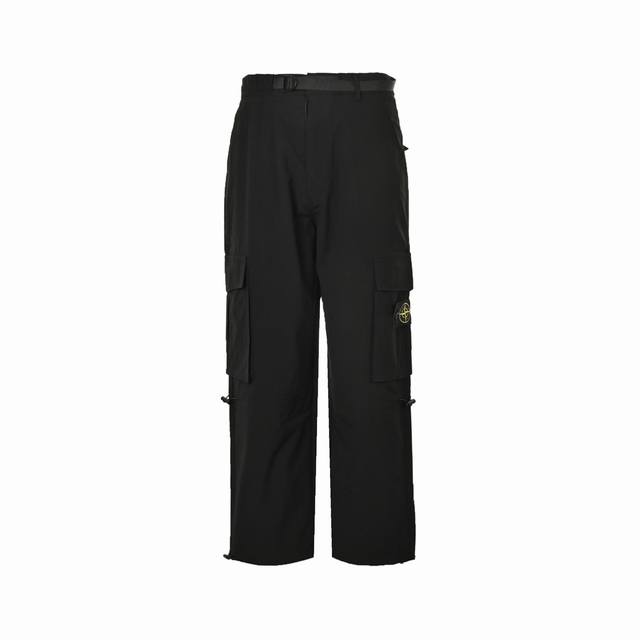 Stone Island 石头岛 多口袋梭织户外工装长裤 Stone Island作为亚平宁特立独行的存在，正如其名的蕴意，具有航海风格，又带着军事色彩，有着对
