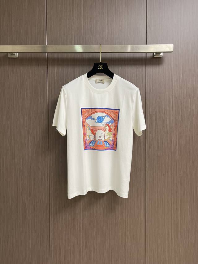 Hermes 爱马仕2025Ss夏季新款男士短袖骏马激光印花T恤，这款面料采用定制特种曲珠丝光面料 吸汗透气柔软舒适整体，设计经典且耐看，合身版型适合亚洲身形。