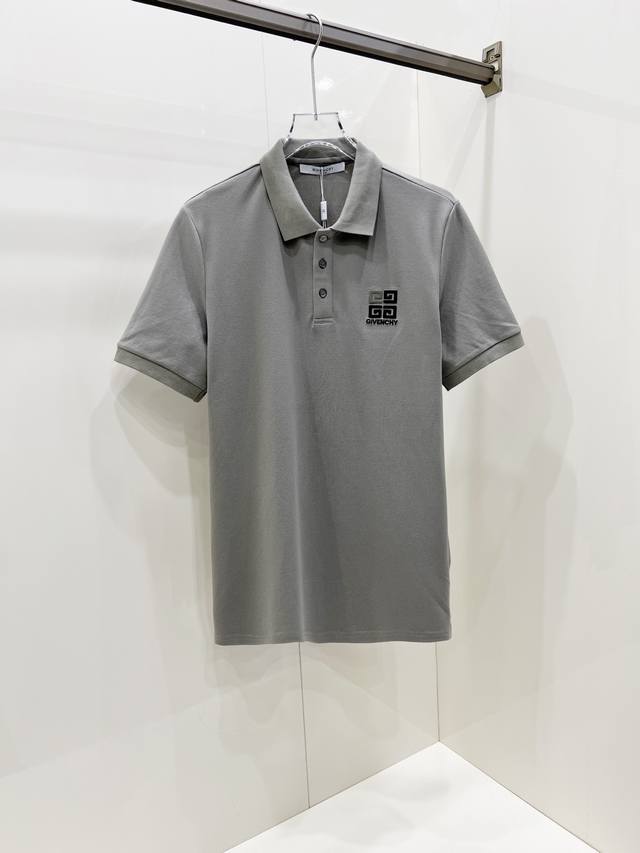 纪梵希 新品 春夏短袖翻领T恤Polo，最高版本客供定制高端朱地面料简单时尚款，螺纹拼色螺纹配色超级好看！经典Logo简单大方的款式！满满的高级感，四季可穿。简