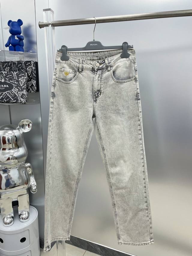 Lv 路易 25Ss新款徽标牛仔裤 长裤 Kk 夏季薄款弹力修身小脚裤 潮流时尚款式精美，修身显瘦剪裁修饰腿部线条 ，高档五金配件尽显奢华气质。 码数29-36