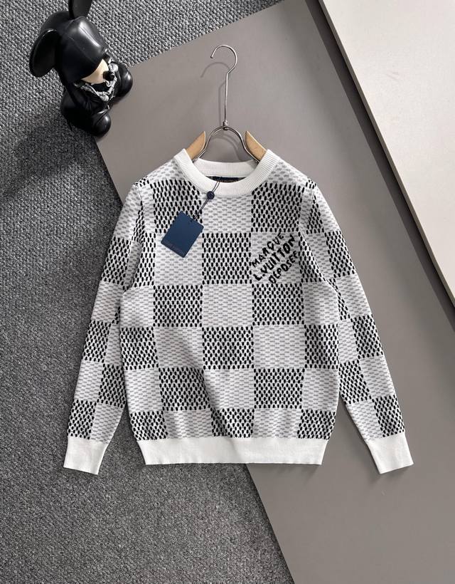 改价 L牌*合身版型M-Xxxl 2025秋冬新款棋盘格字母提花羊毛衫，精致工艺专柜面料，顶级元素融合打造，经典短袖3标齐全，潮男时尚，无论是上身舒适度还是都是