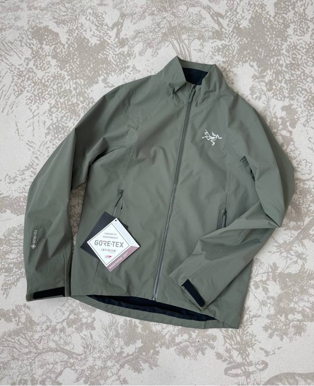 叽叽喳喳天上飞 Solano Hoody 春秋防风立领软壳外套夹克男女同款！！ Solano Jacketm 男子软壳夹克 这款多功能的 Solano 采用 G
