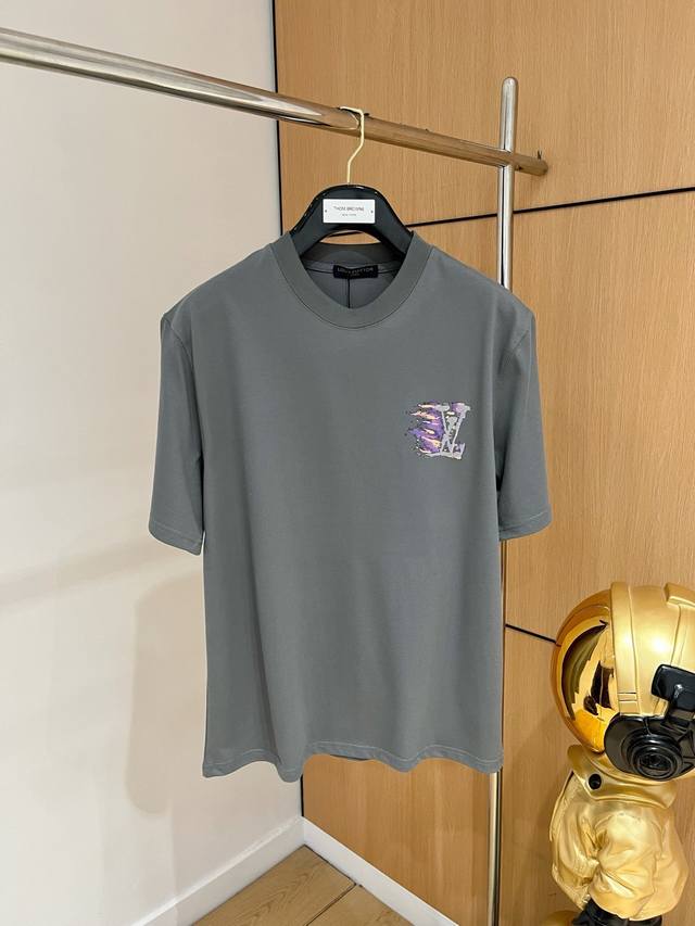 Lv 路易威登 2025春夏新品 三标齐全 260克圆领纯棉短袖T恤 好货不用过多介绍 看细节 专柜码数：M-Xxxl 175 140建议L