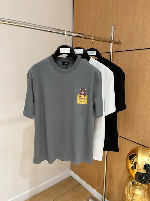 Fendi 芬迪 2025春夏新品 三标齐全 260克圆领纯棉短袖T恤 好货不用过多介绍 看细节 专柜码数：M-Xxxl 175 140建议L