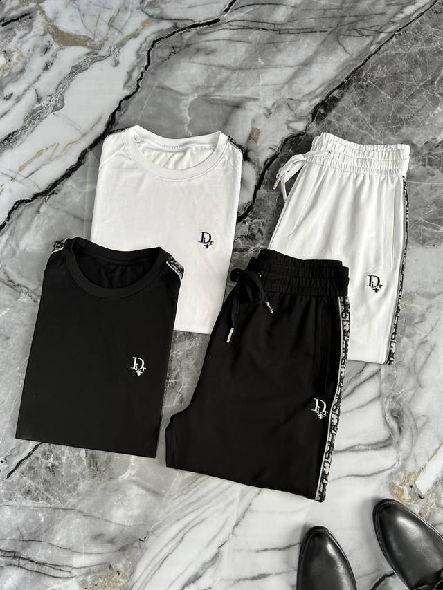 Mos Dior 迪奥 春夏Gw专柜新品 顶级原单时尚男士短袖短裤运动休闲套装。立体剪裁设计型格简约不失精炼，轮廓感优越，带来全新的夏天穿着体验，凸显品牌魅力价