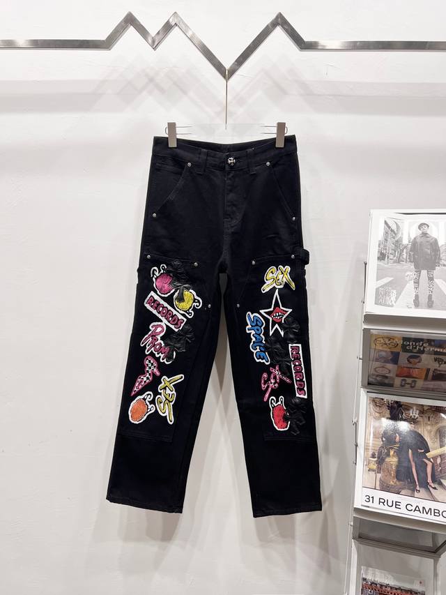 款号： R029 克罗心2025新款伐木彩色涂鸦印花十字架拼皮情侣款水洗牛仔裤 高版本高版本 顶级天花板品质 不同水洗质感的款式，对腿细腿粗人士十分友好，直筒宽