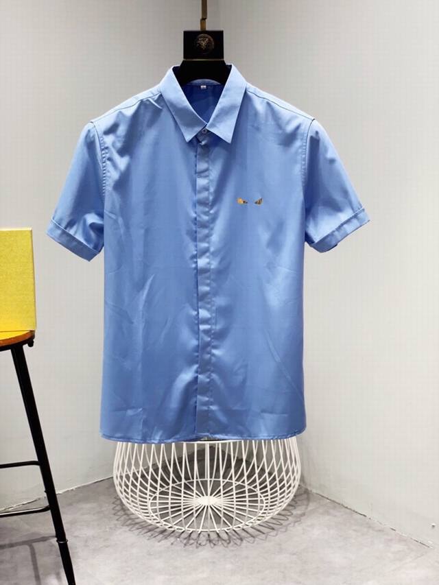 Haiyu 芬迪 Fend* 今年Ss新款短袖衬衫 官网同步发售，专柜最新元素，采用3D定位数码印花技艺，色泽艳丽，采用100%进口支高支丝光棉面料，手感非常细