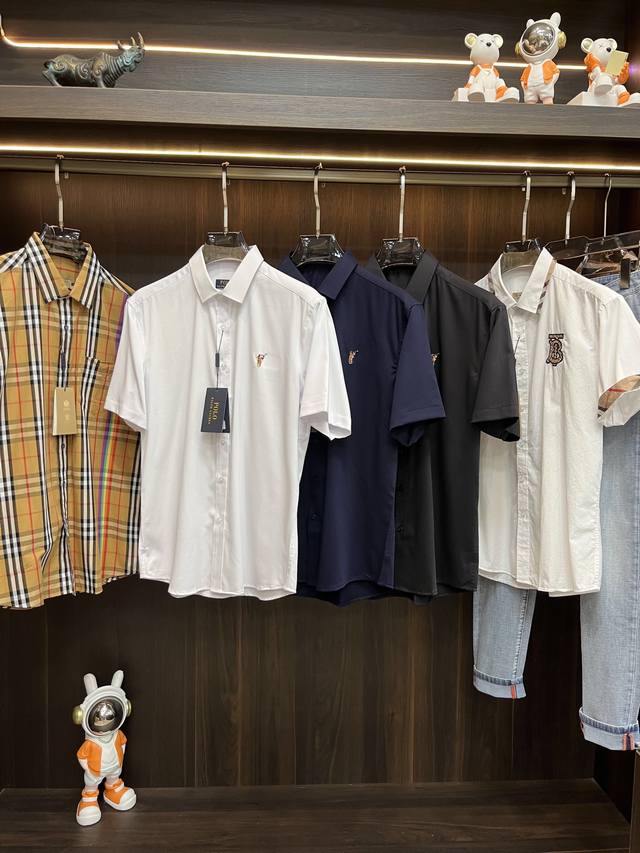 Guo 主推 Polo 独家专供新款拉夫劳伦保罗经典短袖衬衫，高端欧版衬衫、潮流时尚休闲衬衫、透气舒适度高，细节无可挑剔，品牌元素设计理念，体现高品质。呈现休闲