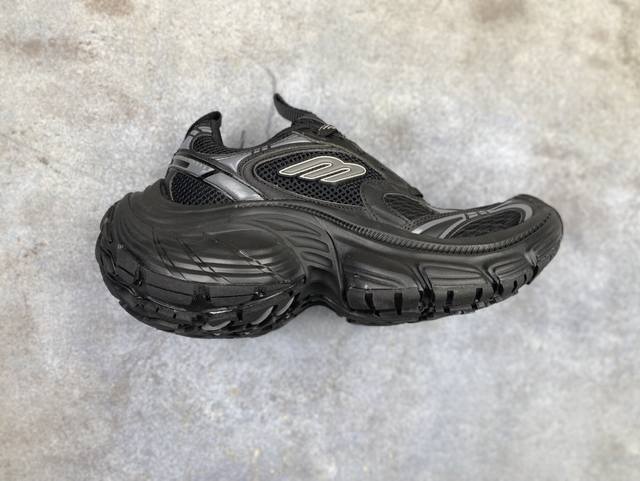 12代 代购版 Balenciaga 巴黎世家 12代 Phantom Sneaker 10Xl 时尚老爹鞋 白红 厚底 海外代购版 2025年新款发售！正常运