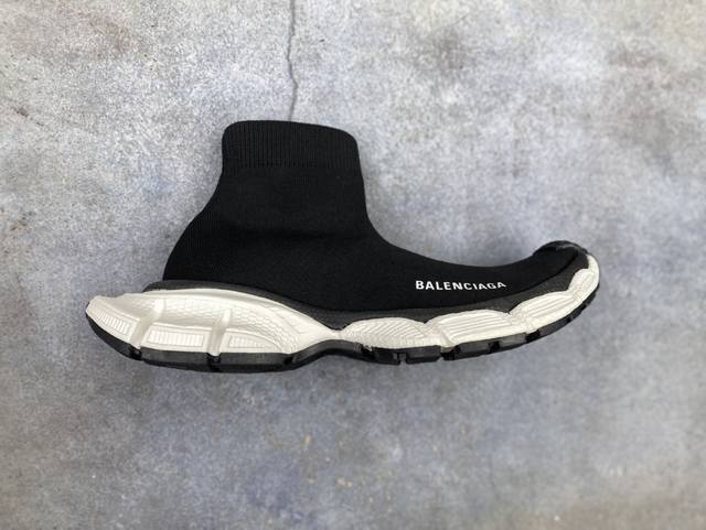 福利特价 Balenciaga 3Xl 巴黎世家袜子鞋复古休闲运动鞋 推出探索时尚界对于原创与挪用的概念、以全新系列致敬传承与经典 以标志性Balenciaga