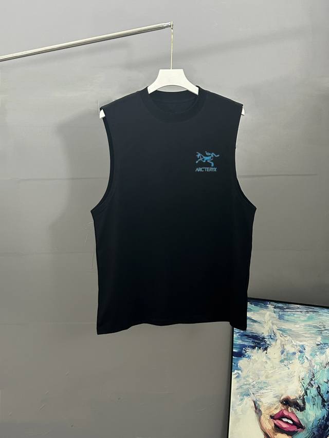 Arc`Teryx始祖鸟 2025春夏经典圆领无袖背心采用280克双纱精棉，衣服偏厚使整体高透气和柔软性，高版本，三标齐全！男女同款 颜色：白色 黑色 -尺码：