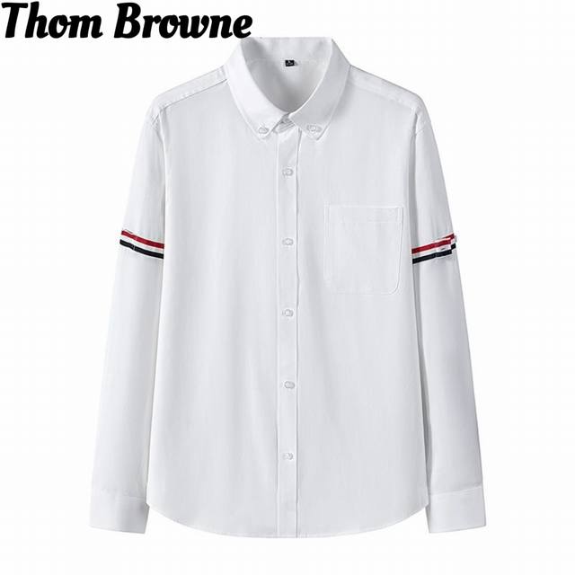新款衬衫外套上新：Thom Browne.汤姆布朗.正肩棉质长袖手臂织带讨衬衫外套。男士正版衬衣翻领衬衫外套，双袖标织带装饰上身效果笔挺有型；袖扣均为贝壳扣，内