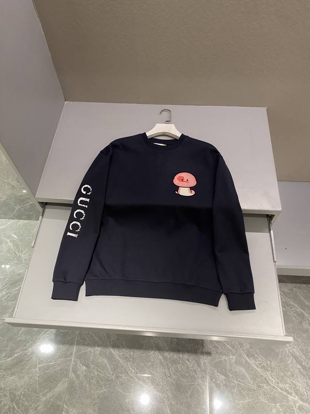 2025早春Gu*Ci 蛇年限定植绒标识运动休闲套头卫衣 时尚搭配美品,裁剪设计符合潮流时尚韵味,为新时代运动休闲带来新意. 客供针织毛圈棉面料,手感及垂坠感区
