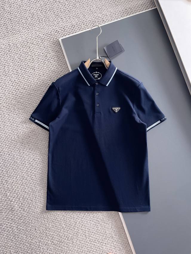 新品上市 普拉达 2025Ss夏季新款字母Logo男士翻领Polo衫！经典商务男款，高端男装的天花板级别的商务男款！简约时尚大气不失优雅，单穿内搭体面过人，品质
