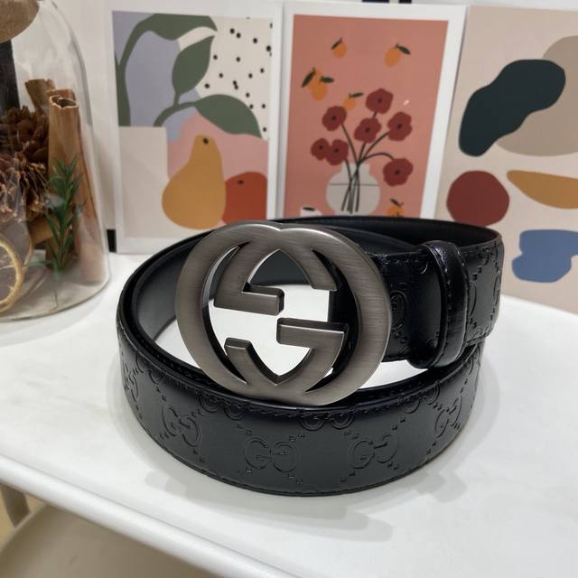 新品～爆款～Gucci古驰男士皮带腰带 经典全皮印花，进口南非皮底！枪头压花字母～区别市场货 随意对比 精品双G钢扣 全套包装发票！打孔器！专柜同款！ 经典百搭