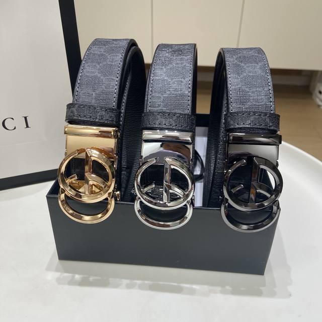 元 新品～古驰全套包装礼盒～经典压花皮带，Logo立体花纹扣头，大气且耐看，融合标志性双G设计 真皮内里最新款！闪亮镀钯电镀，超高原单品质货，全套礼盒配专柜包装