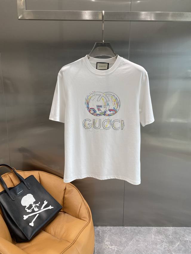 古家 Gucci 短袖 Tl炫彩高级彩色泼墨双 G 印花自带艺术感，版型是微宽松设计，M-3Xl