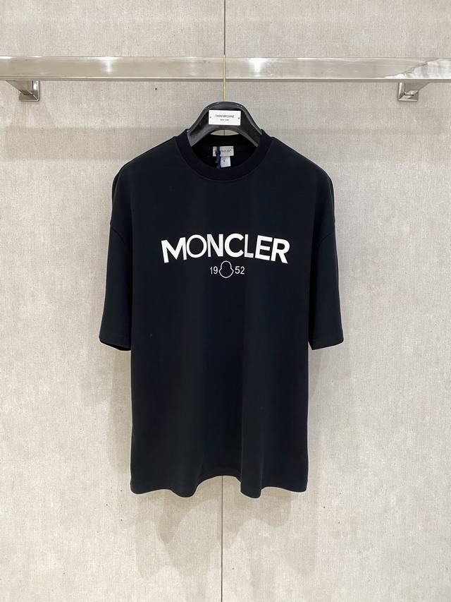 Moncler 蒙口 2025Ss新款印花短袖T恤 标志性的字母图案为设计特色隶属大气时尚高雅魅力的单品成就最火最潮的Icon... 整体造型立体提花工艺采用先