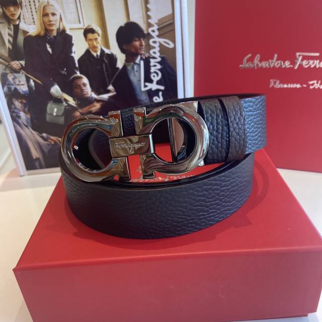 元 上新～货 顶级原单品质 经典款 Ferragamo 双色双面可用.一条顶两条.双面同等质量.进口头层牛皮带身 品牌：菲拉格慕男士皮带真皮腰带. 等级：高端品