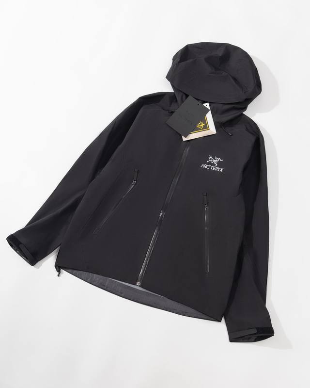顶级版本 黑色白底 款号J88 Arc‘Teryx Beta Lt Gore-Tex Jacket-Men's始祖鸟户外防水硬壳全压胶冲锋衣夹克外套 -Yb四次