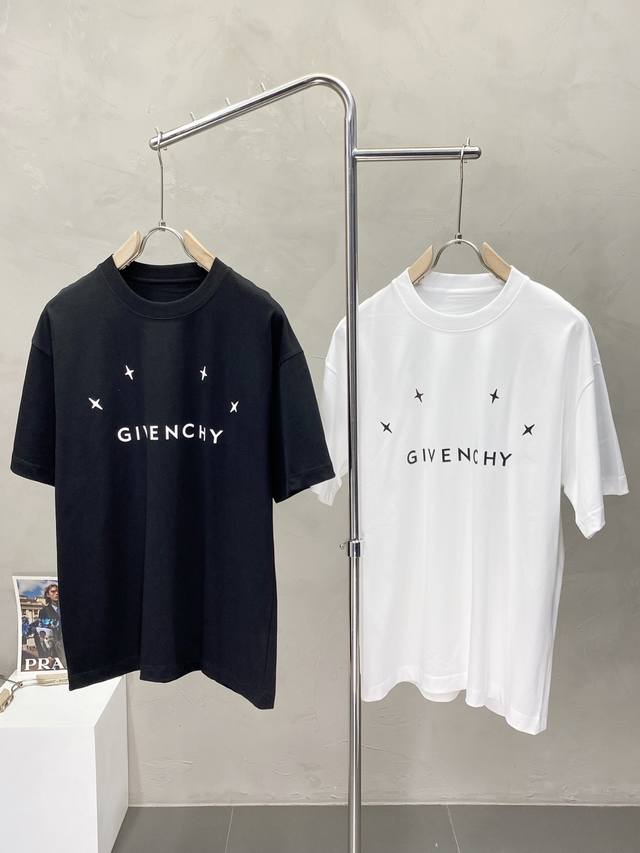 Givenchy纪梵希独家专供新款原单男士休闲短袖 高端定制 高端版本 时尚百搭爆款进口面料 手感超柔软细腻 穿着亲肤舒适 高端精品 代工厂P精细做工 上身非常