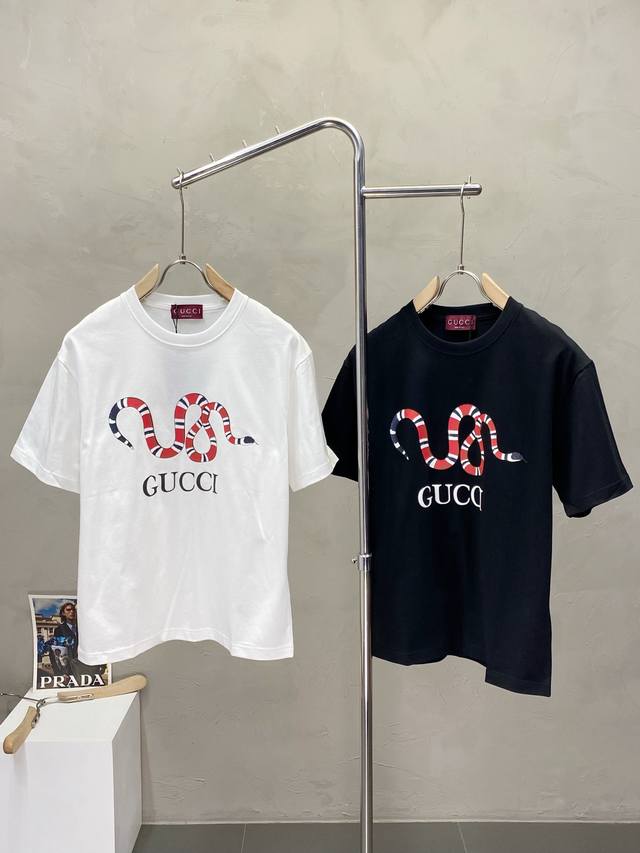 Gucci古驰独家专供新款原单男士休闲短袖 高端定制 高版本 时尚百搭爆款进口面料 手感超柔软细腻 穿着亲肤舒适 高端精品 代工厂P精细做工 上身非常赞 男士必