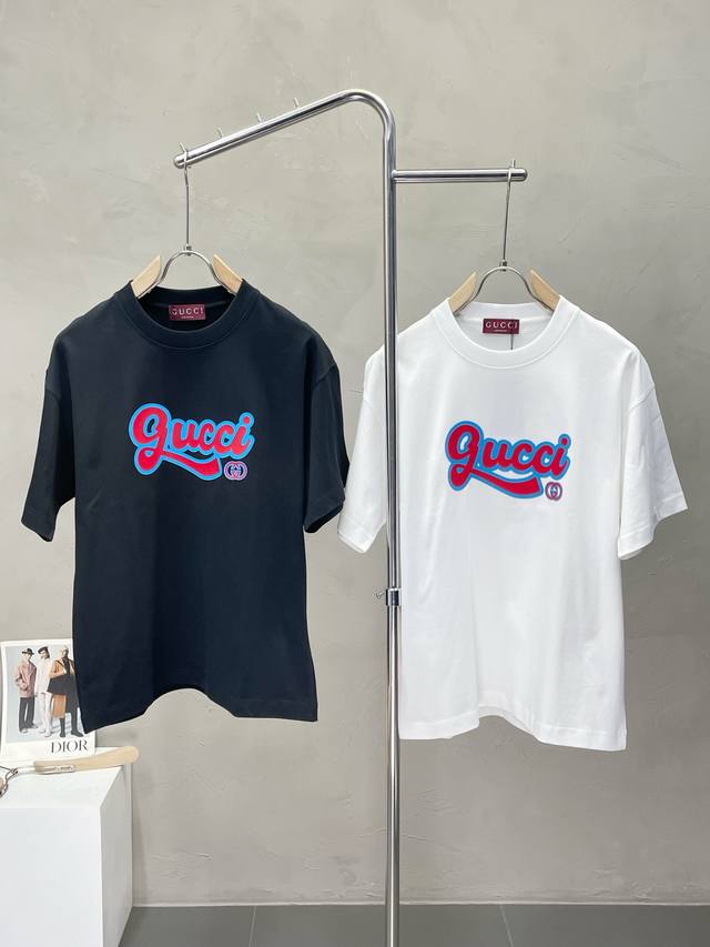 Gucci古驰独家专供新款原单男士休闲春夏短袖 高端定制 高端版本 时尚百搭爆款进口面料 手感超柔软细腻 穿着亲肤舒适 高端精品 代工厂P精细做工 上身非常赞