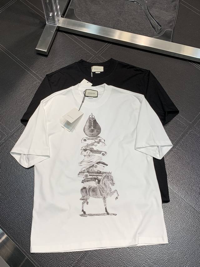 Gucci古驰 独家专供新款原单男士休闲短袖 高端定制 高版本 时尚百搭爆款进口面料 胸前Logo图案设计 手感超柔软细腻 穿着亲肤舒适 高端精品 代工厂P精细