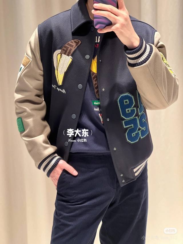 模特图！ 供 Fendi芬迪 Fd走秀款棒球服外套夹克 订购原版开模 历时一个月终于出货了，简直太爱了 上身真的超级帅。抖音某博主讲今年Lv新出的会成为未来的趋