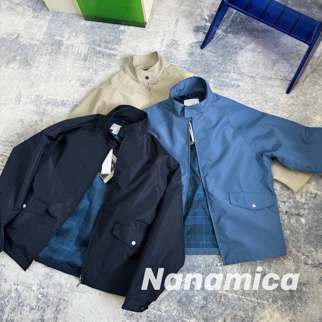 供 Nanamica 2L Crew娜娜米卡Gore-Tex 2L户外休闲立领防风防水外套 Goretex 防水双层复合面料， 内里全压胶工艺，防水防风。 三色