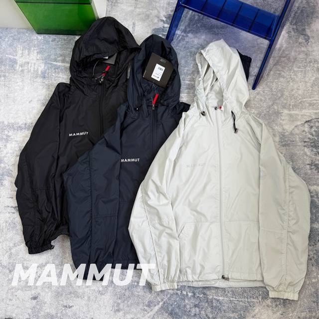 供 猛犸象Mammut25秋款定制款户外中层防风防水轻量化连帽夹克 25新款最新研发面料舒服到爆！定织防撕裂细格快干面料！！亲肤透气！柔软舒适！轻量化面料，单件