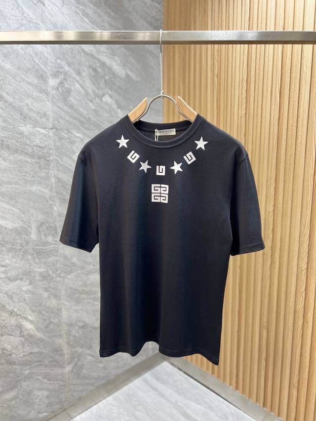 Give 纪梵‘’2025春夏新品 三标齐全 圆领丝光棉短袖T恤 好货不用过多介绍 看细节 专柜码数：M-Xxxl 175 140建议L